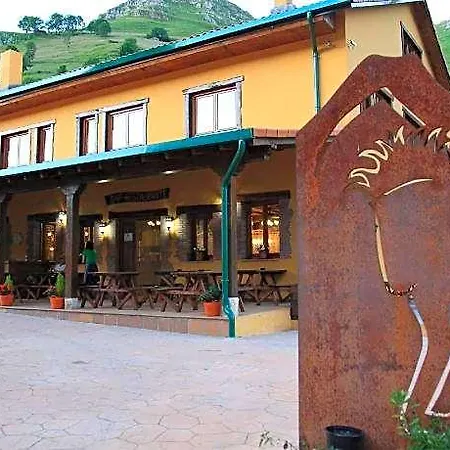 La Vieja Escuela 4* Villacarriedo