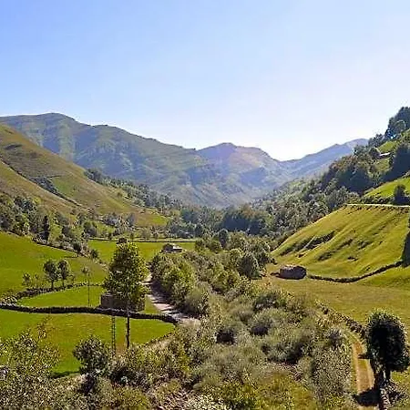 فندق La Vieja Escuela Villacarriedo